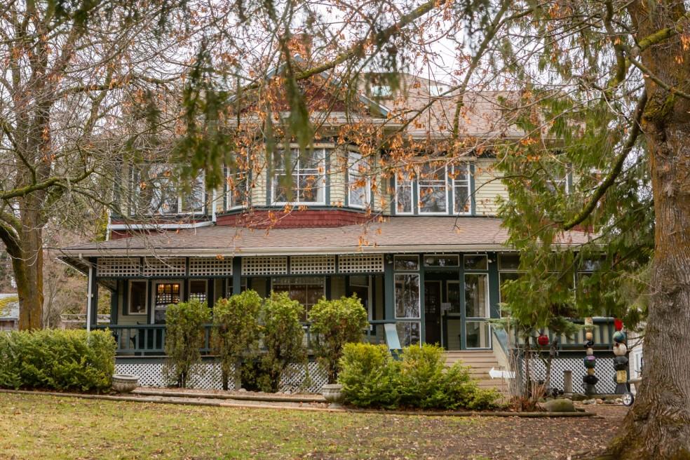 heritage home in the spring