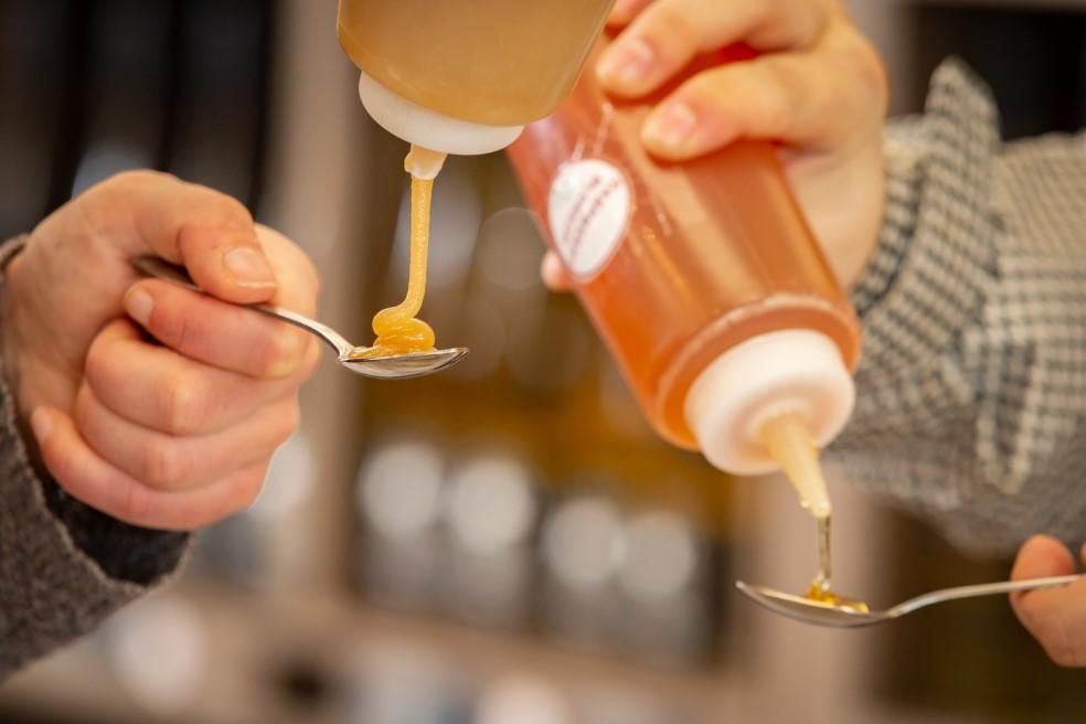 honey tasting