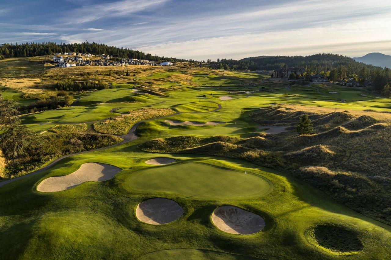 Ariel shot of Predator Ridge with views of golf course
