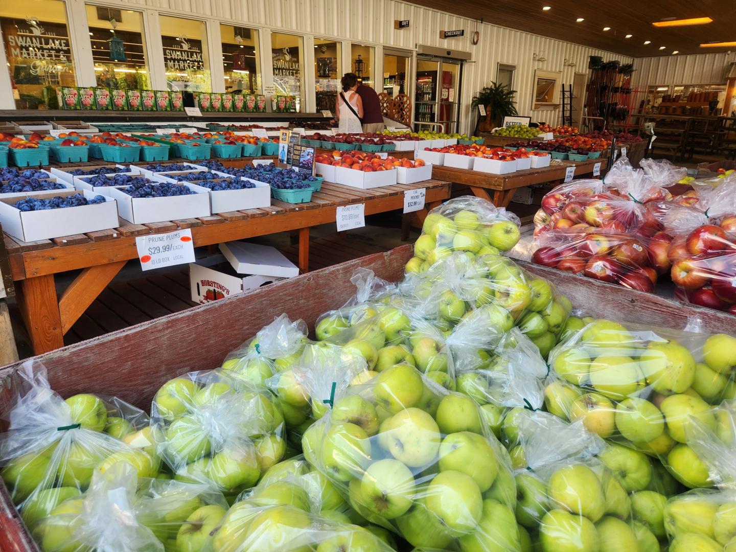 fresh produce at grocery store