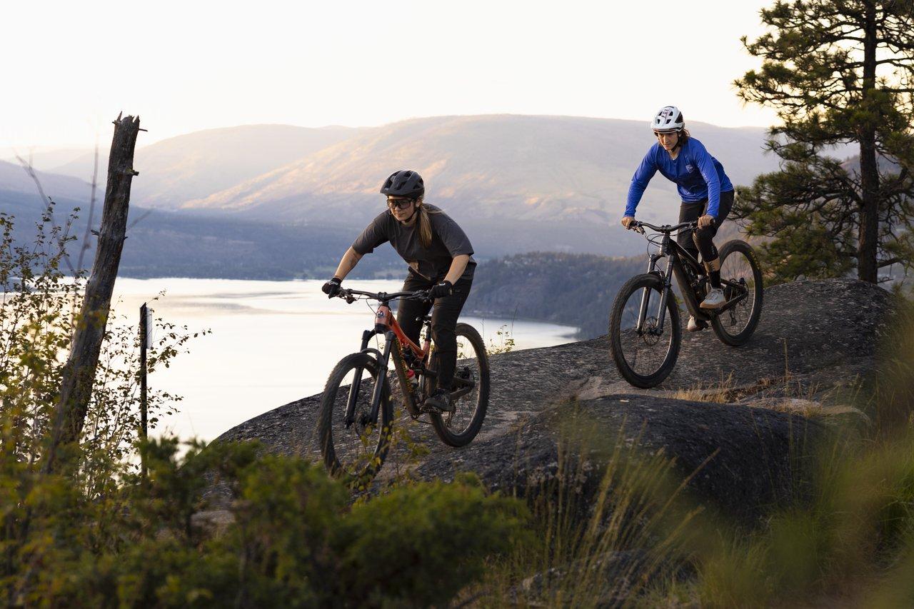 mountain biking at predator ridge with lake in view