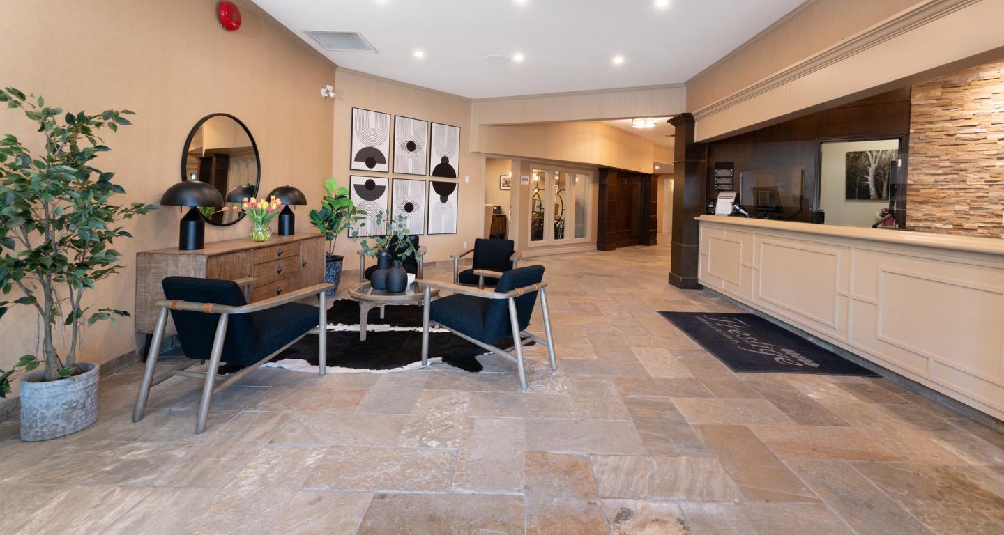 Prestige Hotel Vernon Lobby